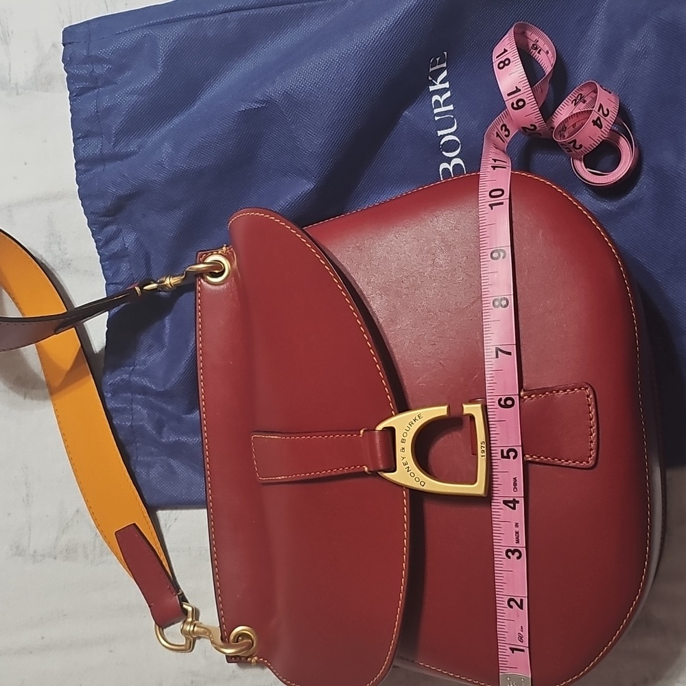 Dooney & Bourke Burgundy Leather Shoulder Bag Vintage 1975 - Picture 2 of 6